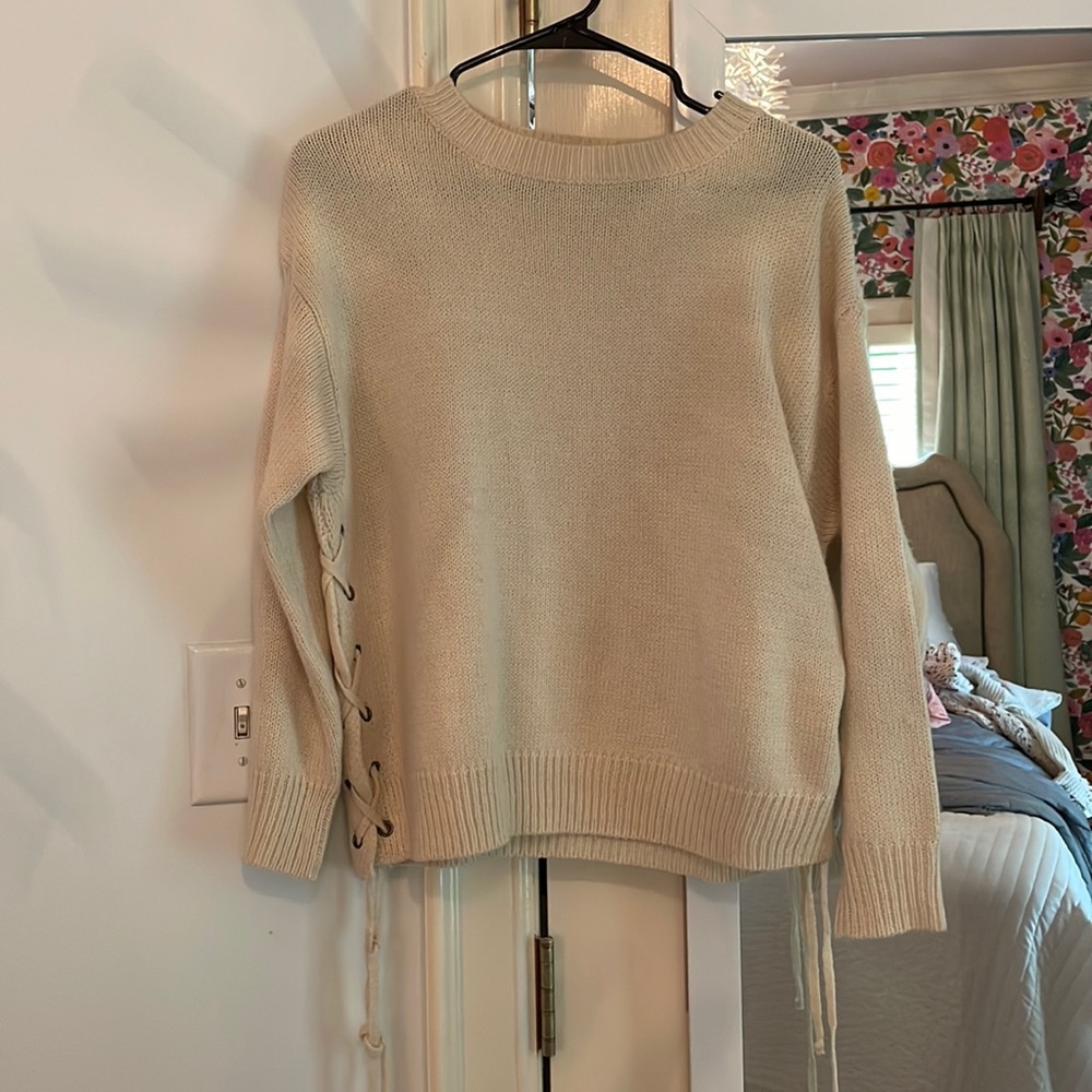 Illa illa beige sweater